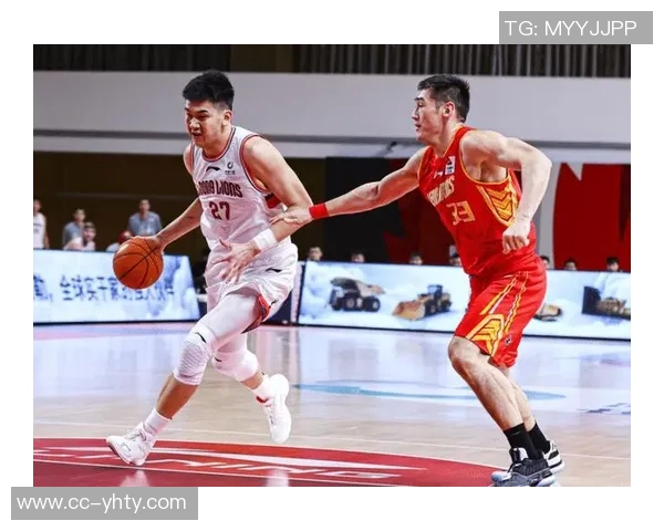 迪亚巴特场均37个前场篮板展现拼搏精神不惧对手人数全力争抢